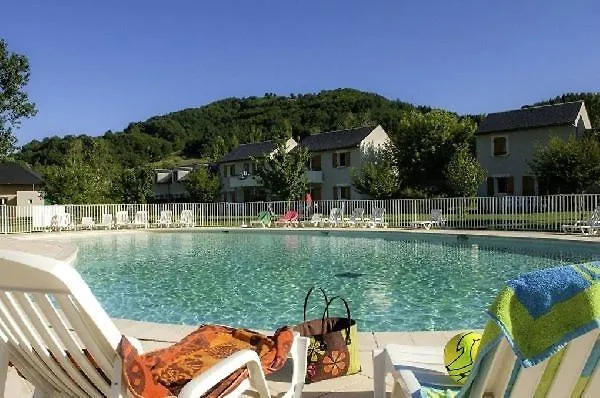 Saint Geniez D'Olt Jolie T2 Amenagee Et Equipee Village Goelia 2 Piscines Chauffees Holiday home Saint-Geniez-d'Olt