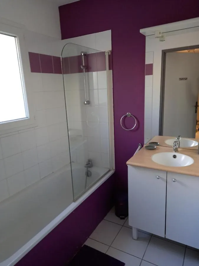 Saint Geniez D'Olt Jolie T2 Amenagee Et Equipee Village Goelia 2 Piscines Chauffees 0*, Saint-Geniez-d'Olt